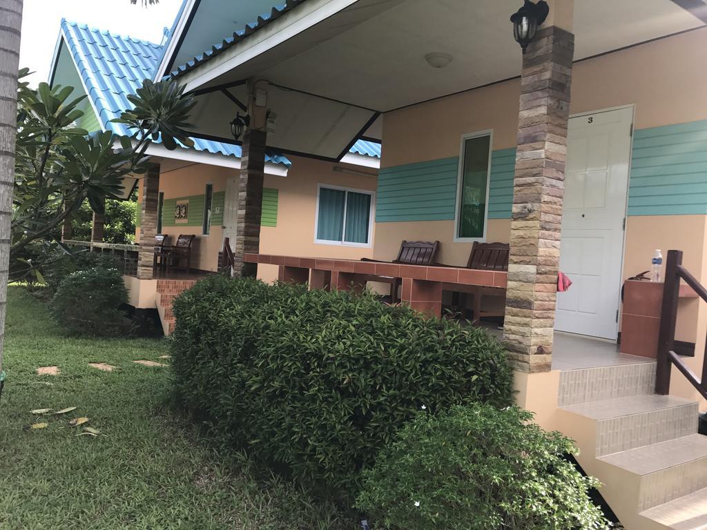 Sangtong Beach Resort Laem Sing Exterior foto