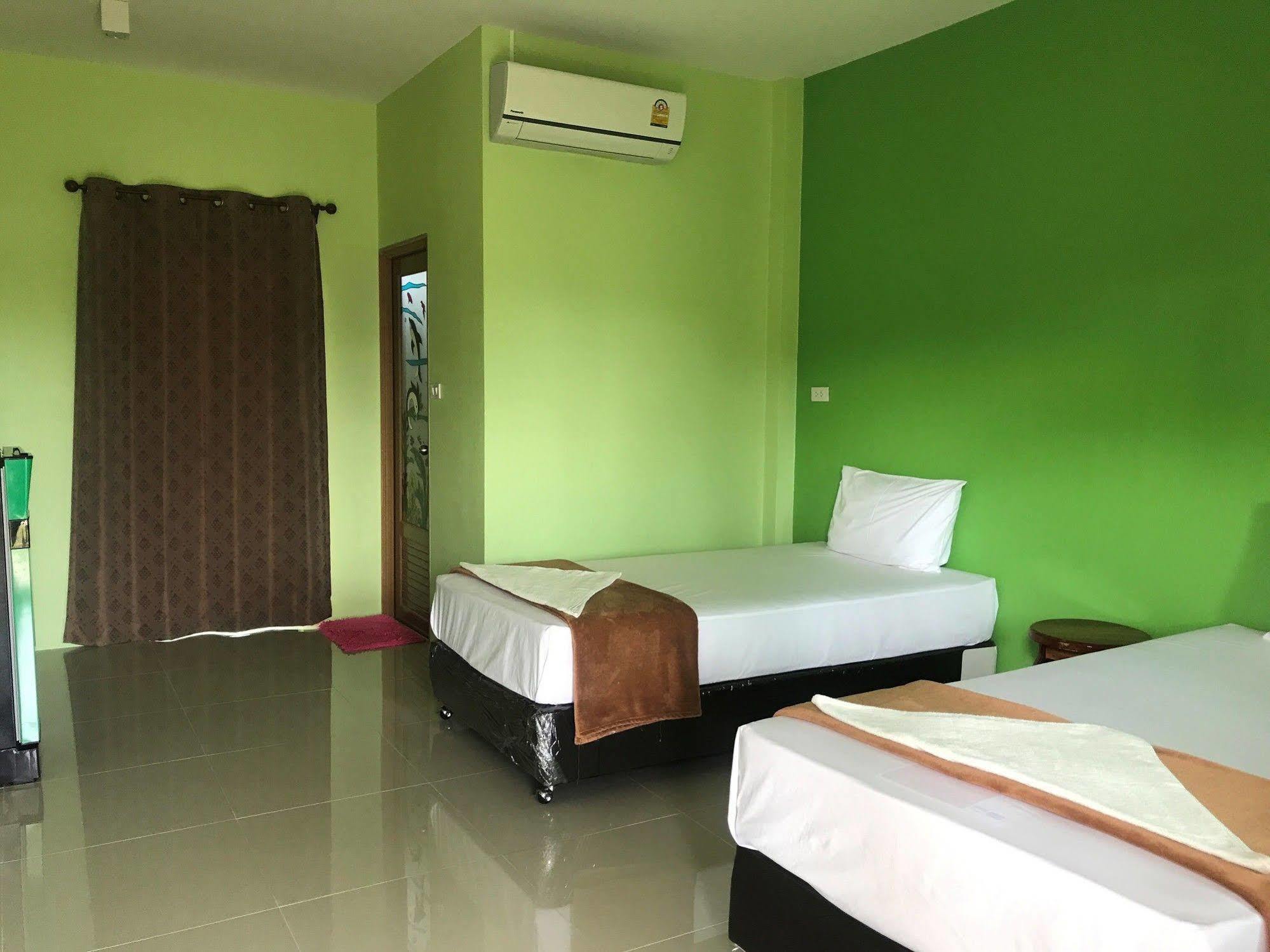 Sangtong Beach Resort Laem Sing Exterior foto